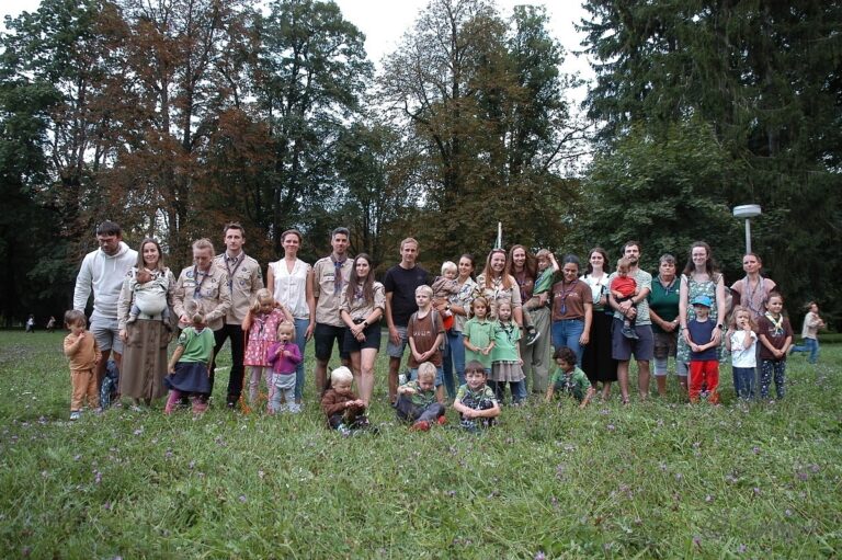 Kto vedie dospelých a rodiny? 2025/2026